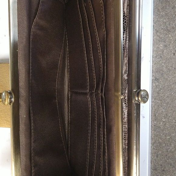 Hobo Lauren Clutch - Picture 9 of 15